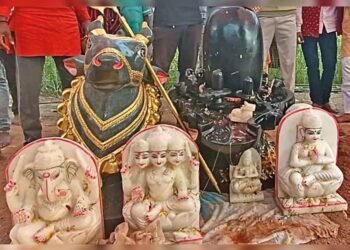 Auraiya News: गमा देवी मंदिर में शिव परिवार की मूर्ति मिलीं खंडित