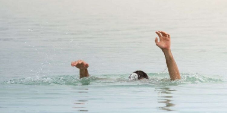 Auraiya Accident: नहाते समय नदी में डूबकर तीन किशोरों की मौत, गांव में छाया मातम