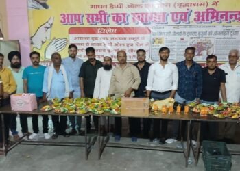 Auraiya News: वृद्धाश्रम में मनाएं जन्मदिन और शादी की सालगिरह