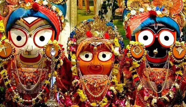 Auraiya News: धूमधाम से निकाली भगवान जगन्नाथ की शोभायात्रा