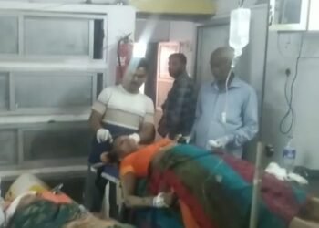 Auraiya News: सुबह सैर पर निकलीं दो महिलाओं को वाहन ने मारी टक्कर,