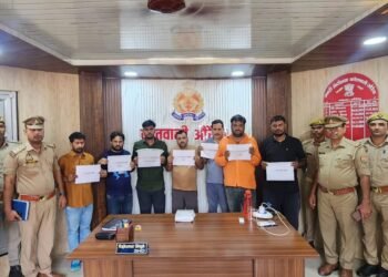 Auraiya News: निर्माणाधीन मकान में जुआ खेलते प्रधान समेत सात को पकड़ा