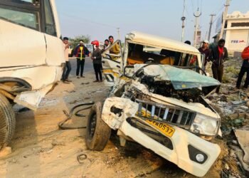 Auraiya News: डंपर और बोलेरो की भिड़ंत में सात घायल