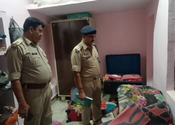 Auraiya News: पूर्व प्रधान व एक अन्य घर से नकदी-जेवर चोरी