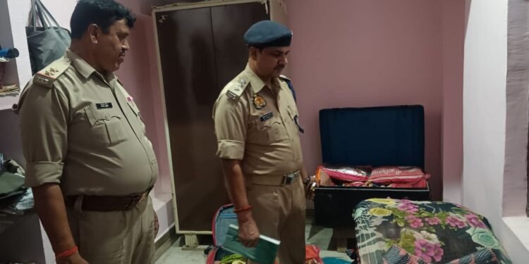 Auraiya News: पूर्व प्रधान व एक अन्य घर से नकदी-जेवर चोरी