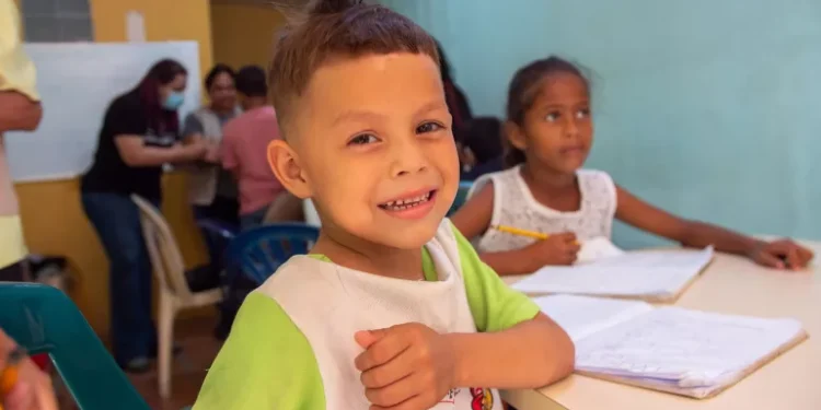 Auraiya News: खाली स्कूलों में गूंजेगी बच्चों की किलकारी