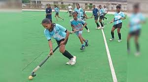 Auraiya News: खिलाड़ियों ने हॉकी प्रतियोगिता में दिखाया हुनर