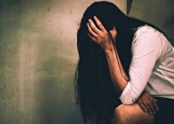 Auraiya News: कार सवार युवक पर दुष्कर्म का आरोप,